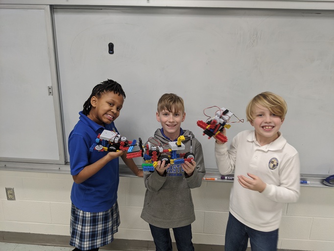 Dunwoody Robotics Camp: Building Bots to Battle | Ages 8-13 (2023-06-19 - 2023-06-23)