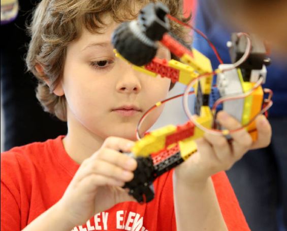 Spring Hill Robotics Camp: Amusement Park Rides | Ages 8-13 (2023-07-24 - 2023-07-28)