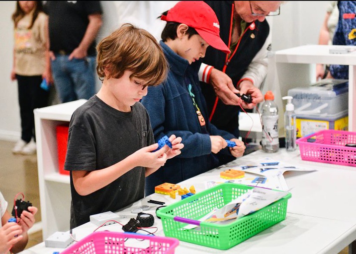 Franklin - Robotics Camp: Building Bots for Battle Ages 8-13 (2024-07-22 - 2024-07-26)