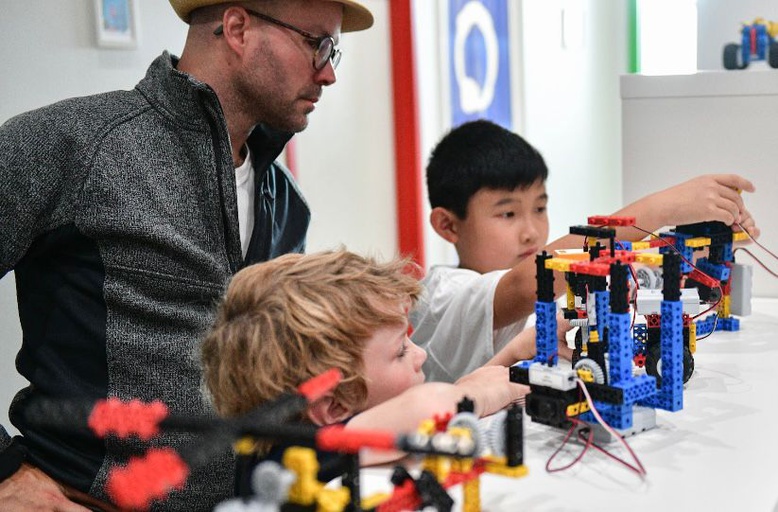 Spring Hill - Feb. Winter Camp: STEM Robotics | Ages 8-13 (2025-02-17)