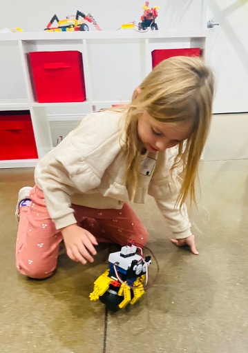 Franklin - Robotics Workshop: Planes, Trains and RoboPetz | Ages 7-12 (2025-04-05)