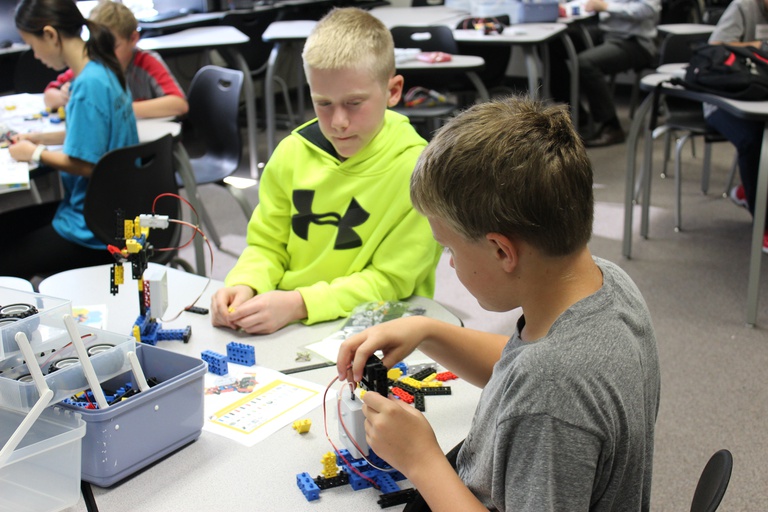 Nashville - Robotics Workshops - The Curve Homeschool-Grades 6-8 (2025-09-12 - 2025-09-26)